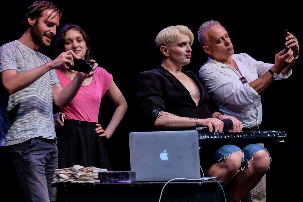 Szelfi Ivo Dimcsevvel fotó thealterphoto