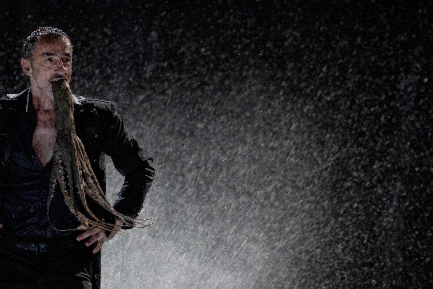 Dimitris Papaioannou in INK 2020 Dimitris Papaioannou photo Julian Mommert 20210323 JCM 90220 1 scaled